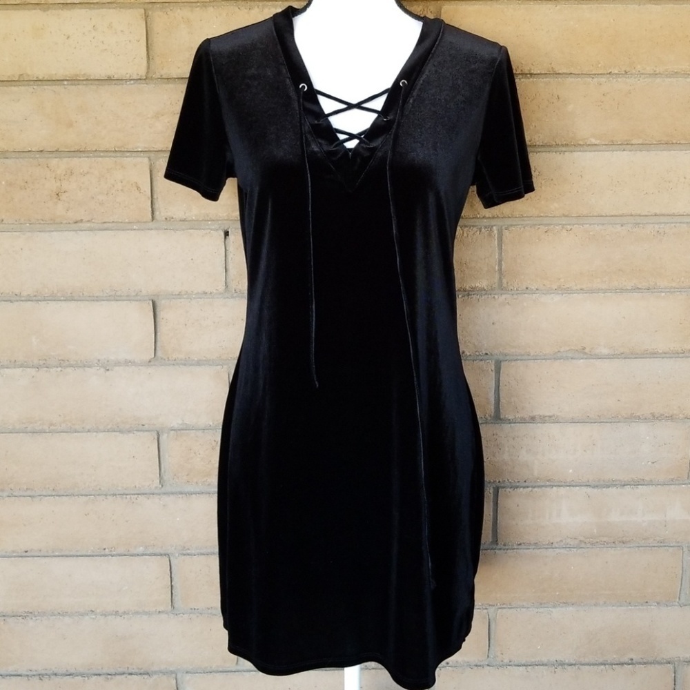 Bear Dance Lace Front Dress - Picture 3 of 5